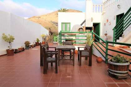 Dorpswoningen verkoop in Tinajo, Lanzarote. 